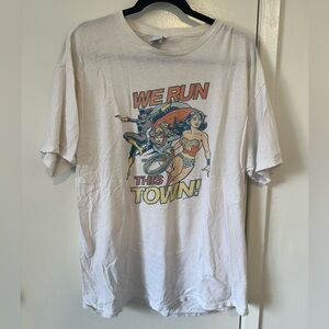 Junk Food Tees Vintage “We Run This Town” T Shirt - L
